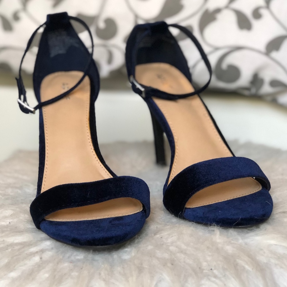 APT.9 open toe heels